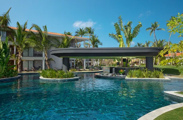 Hotel Dreams Flora Punta Cana Pool 1